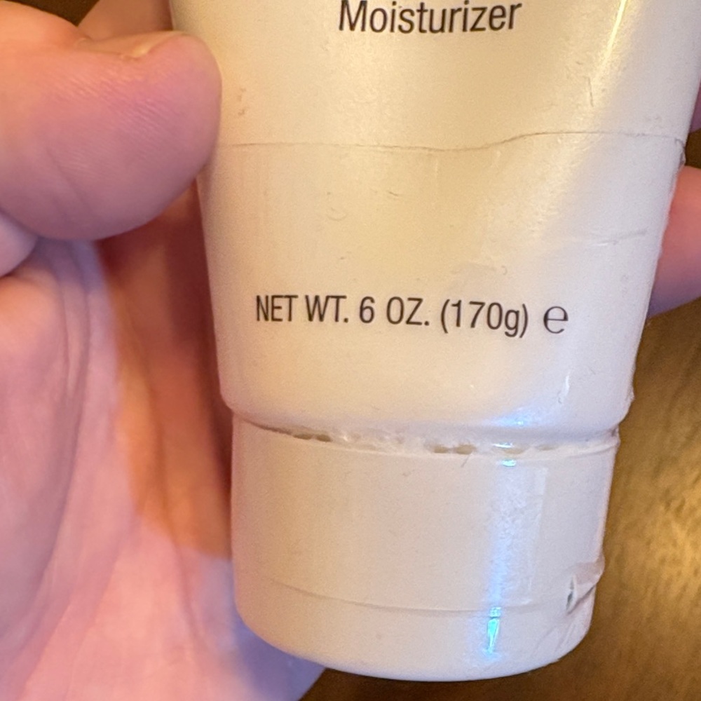 Joan Rivers Beauty Moisturizer and Tan cover up - Picture 3 of 4